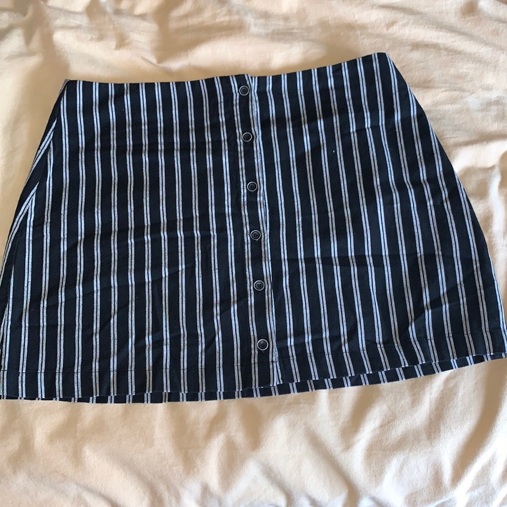 Tully’s Striped Mini Skirt! ✨